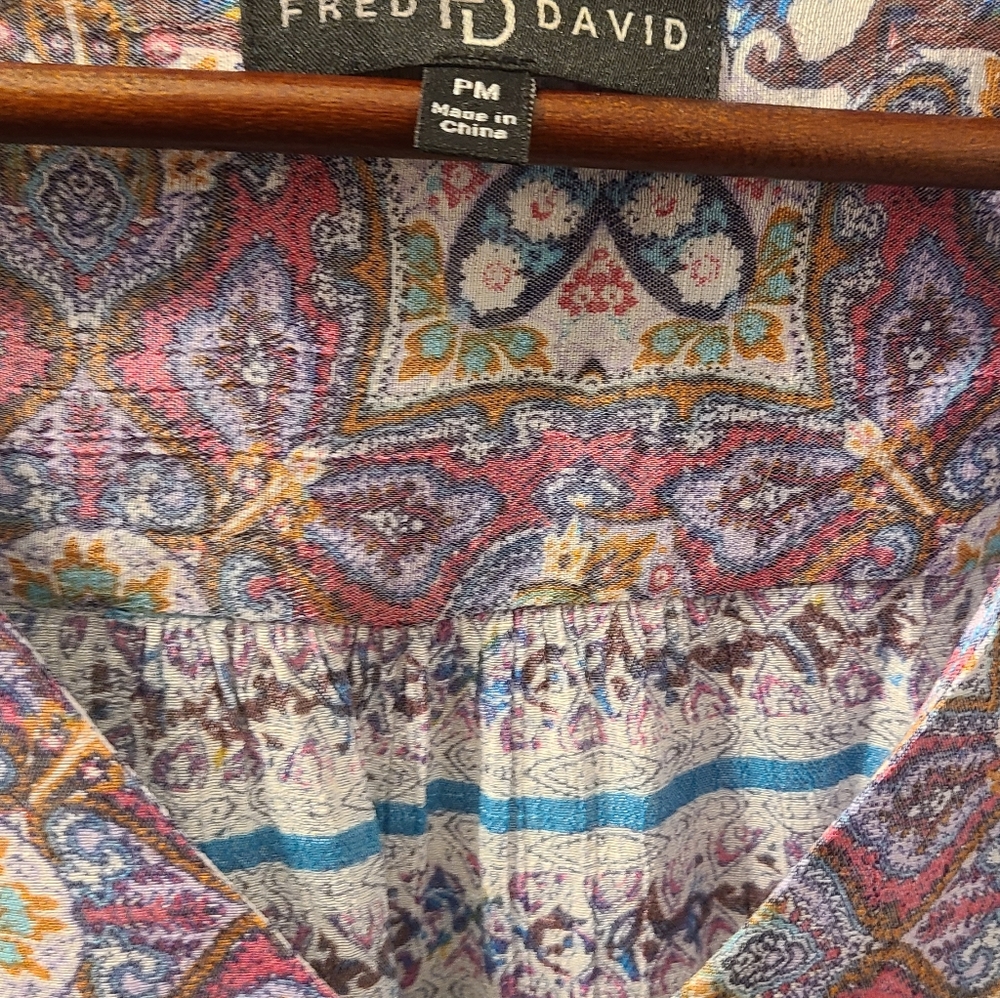 Beautiful blouse - Picture 4 of 5